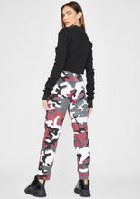 Load image into Gallery viewer, CAMO PRINT UTILITY CARGO PANTS