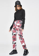 Load image into Gallery viewer, CAMO PRINT UTILITY CARGO PANTS