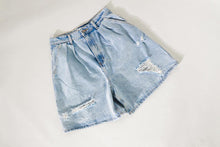 Load image into Gallery viewer, RIPPED DENIM SHORTS

